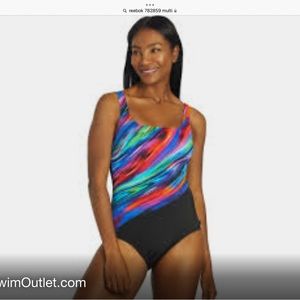 BNWT REEBOK SZ 8 multi colored ombré diagonal solid black mid section.